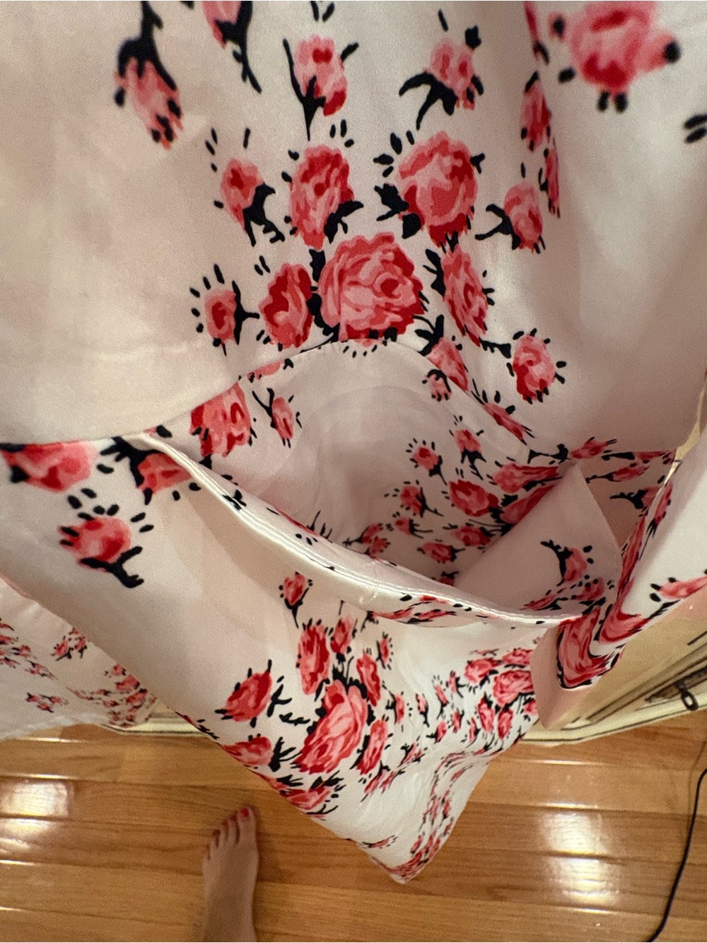 Morgan Lane White Satin Robe with Pink Floral Print - Picture 7 of 8